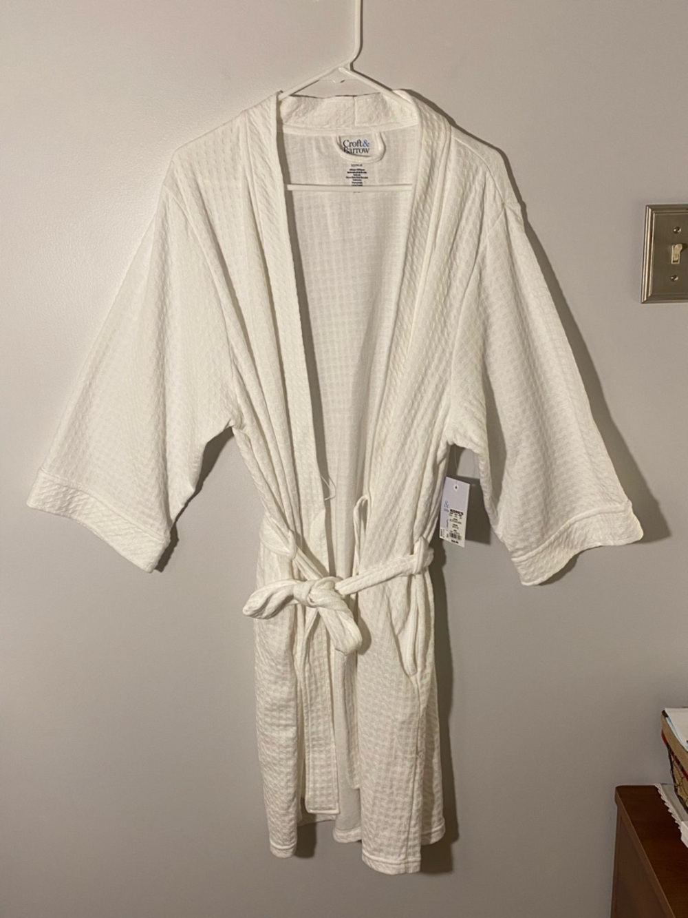 Croft & Barrow NWT Women’s Robe XL White Lightweight Tie Waist Textured.